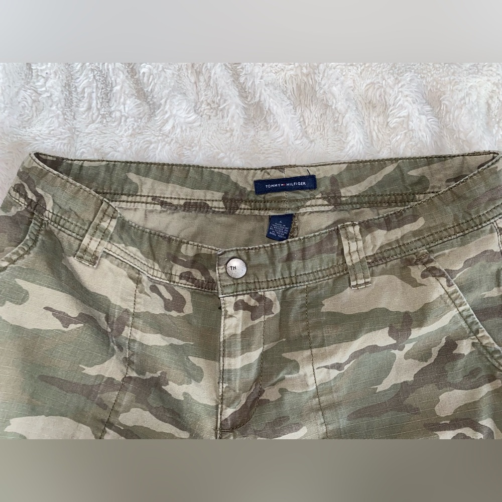 Tommy Hilifiger Camo pants